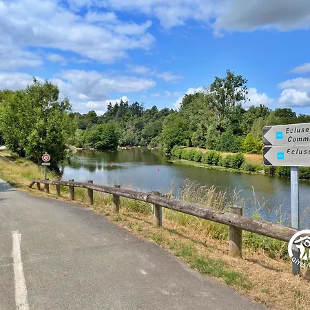 De Montgiroux, Jusqu'a 5-6 Personnes 度假居 Alexain