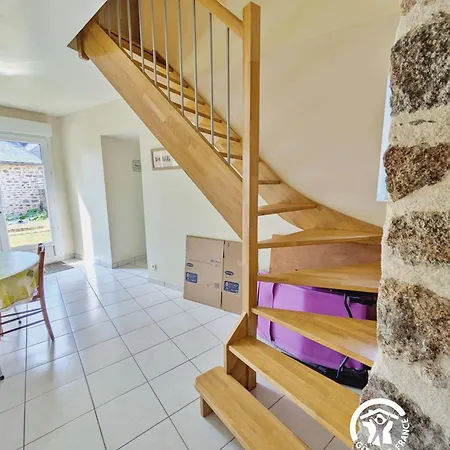 De Montgiroux, Jusqu'a 5-6 Personnes 度假居 *