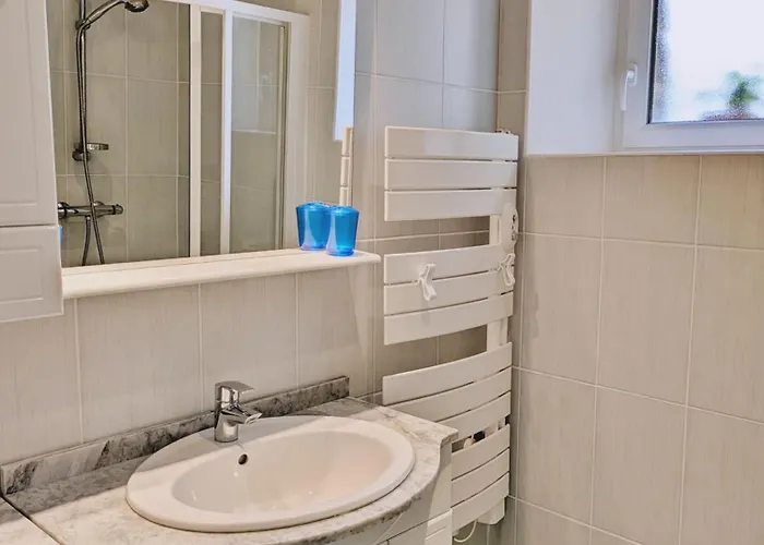 De Montgiroux, Jusqu'a 5-6 Personnes Holiday home