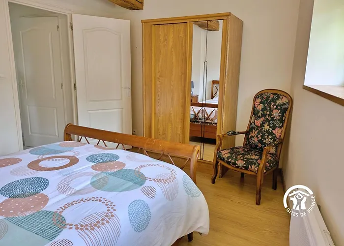 Holiday home De Montgiroux, Jusqu'a 5-6 Personnes *