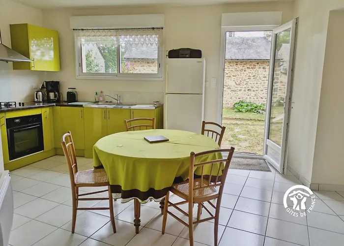 De Montgiroux, Jusqu'a 5-6 Personnes Alexain