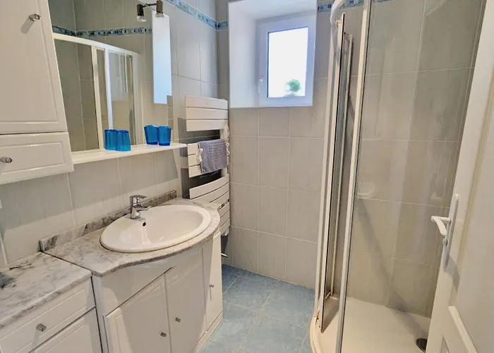 De Montgiroux, Jusqu'a 5-6 Personnes Holiday home *